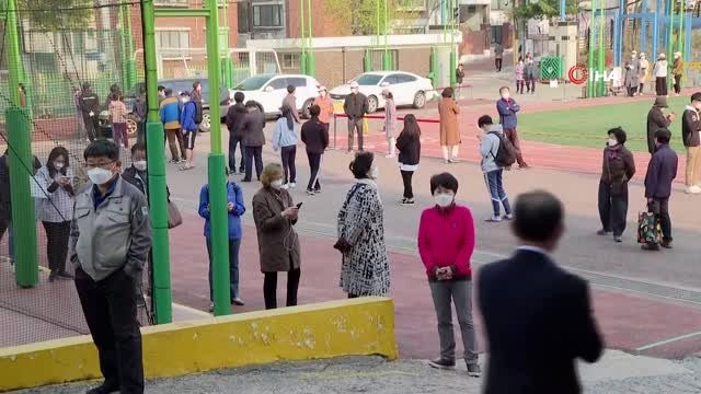 - Güney Kore'de Moon büyük farkla seçimi kazandı