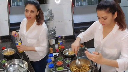 Tải video: Chole Chaat Full Recipe in Hindi | Bhagyashree ने सिखाया घर पर आसानी से 'छोले चाट' बनाना | Boldsky