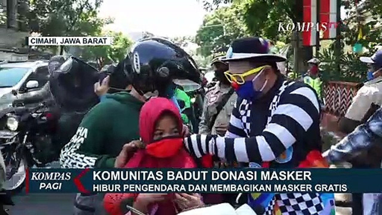 Saling Membantu di Tengah Pandemi Corona, Warga Bagi-Bagi Masker dan Makanan
