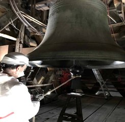 Notre Dame Katedrali'ndeki yangının birinci yılında 'Emmanuel' çanı çaldı