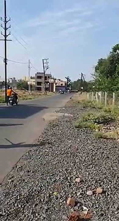 इंदौरः लॉकडाउन का उल्लंघन करने वालों को पुलिस ने पहुंचाया थाने