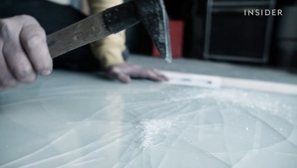 The artist who makes portraits on glass with just a hammer