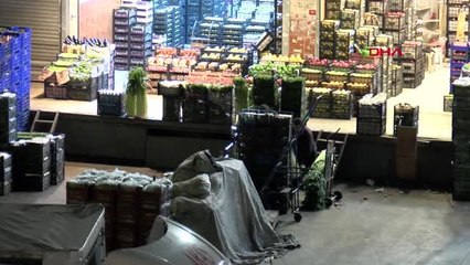 BAYRAMPAŞA HALİNDE MEYVE SEBZE SEVKİYATI BAŞLADI