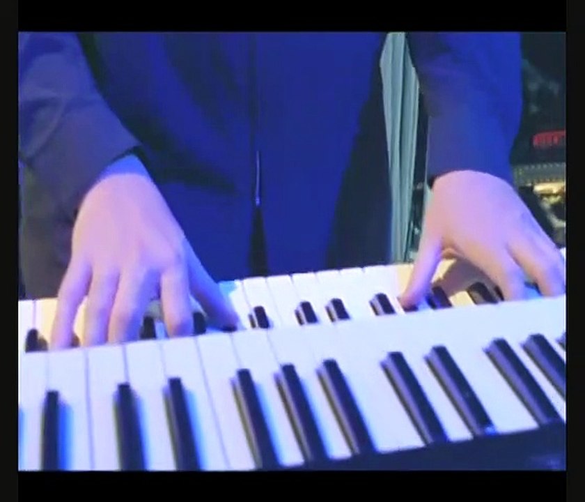 Mylène Farmer (Live) — “Et tournoie...ˮ | (Mylène Farmer ‎: Live à Bercy) — (1997)