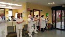 İspanya’da koronavirüs hastalarını uzun bir süre ücretsiz taşıyan bir taksiciye, hastanede yapılan büyük jest