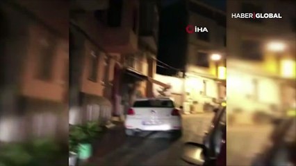 Mahalleli sokağa çıktı, göbek attı