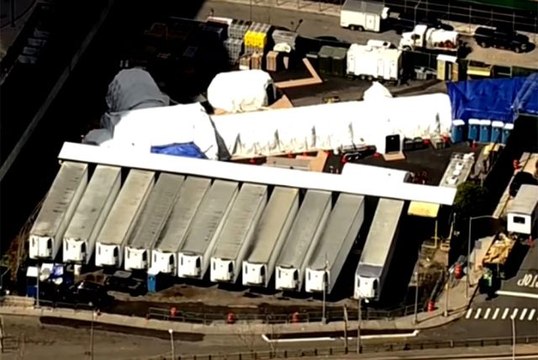 New York'ta cenaze evleri ve morglar doldu taştı