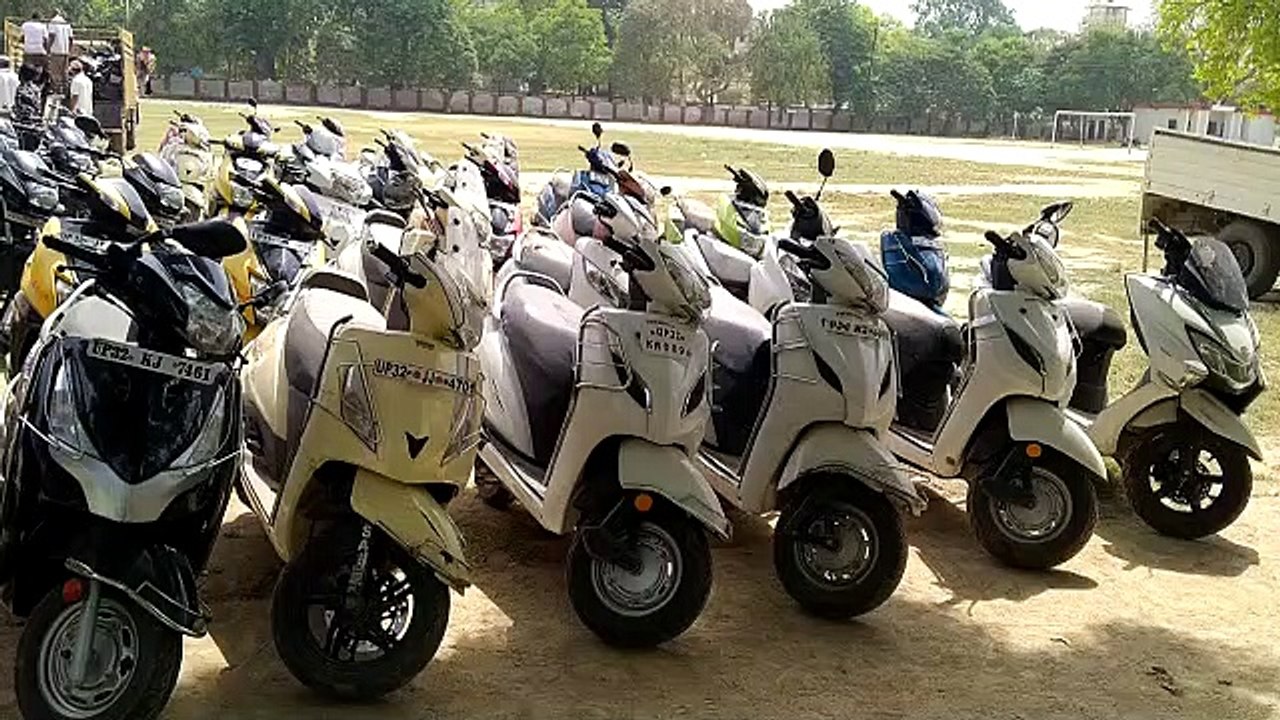 बाराबंकी: पुलिस ने ढाई करोड़ रूपए से अधिक कीमत के सैकड़ों वाहन किये बरामद