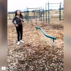 Elle voulait sauter au dessus d'un banc mais rien ne va se dérouler comme prévu !