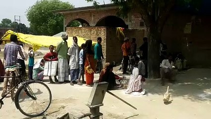 सुल्तानपुर: धीमा नेटवर्क, चिलचिलाती धूप के बीच तपता इंसान