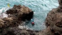 La Guardia Civil detiene a un hombre que huyó y se arrojó al mar