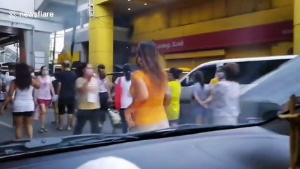 Crowds gathering at market in the Philippines cause COVID-19 fears