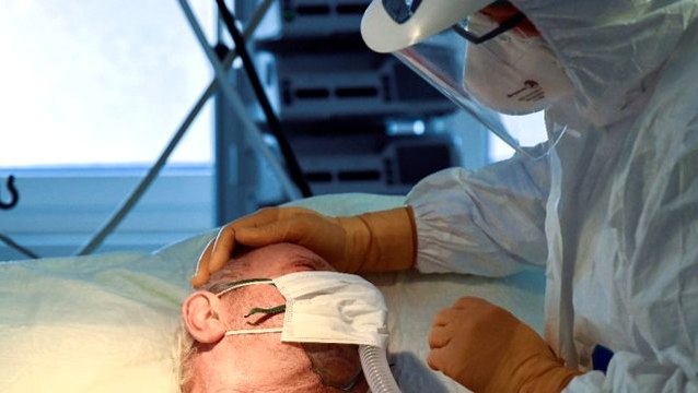 Koronavirüs: Covid-19 hastalarının yoğun bakım tedavisi ve iyileşme süreci nasıl geçiyor?