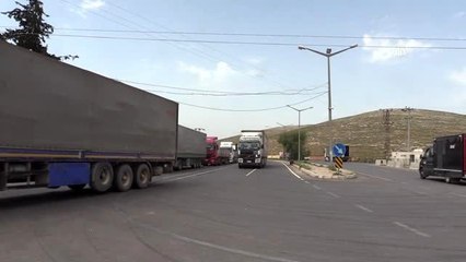 BM'den İdlib'e 63 tır insani yardım