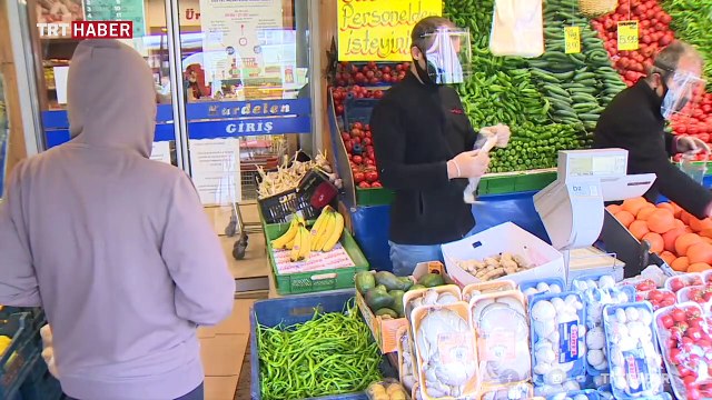 Sokağa çıkma yasağından önce market ve pazarlarda hareketlilik