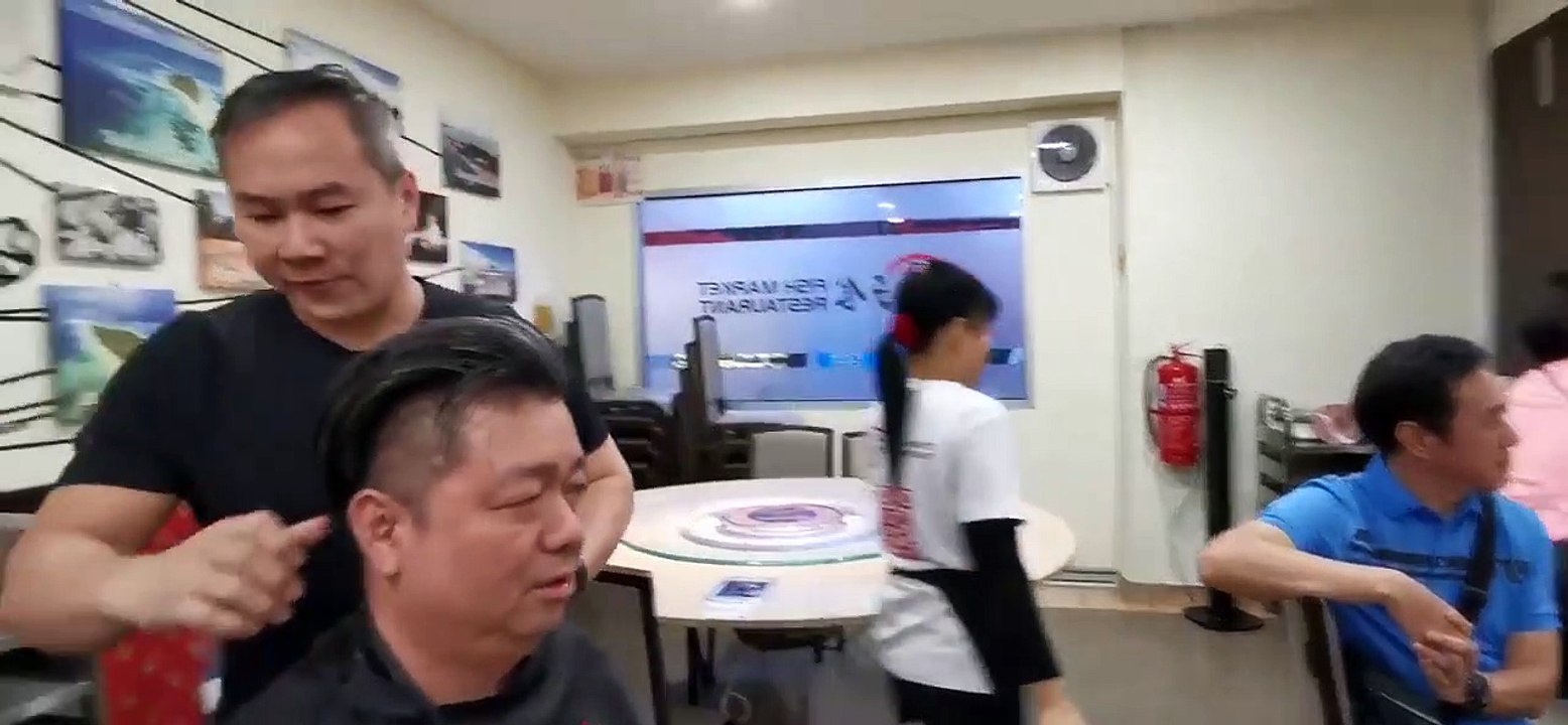 Consult CLM Tit Tar treatment at KK restaurant 梁師傅在餐館內跌打義診 #1