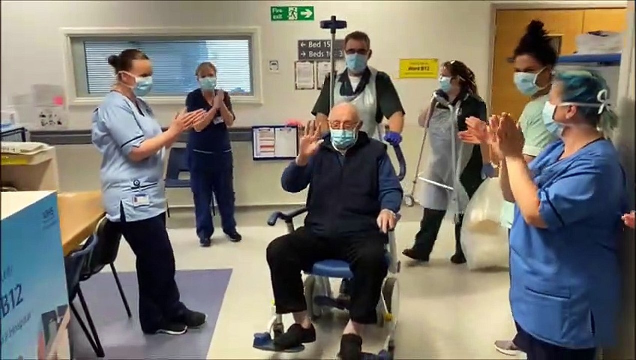 80-year-old Jim Mackenzie from Stenhousemuir being discharged after four weeks in FVRH Ward 12 having recovered from coronavirus