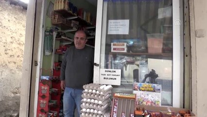 "Gizli hayırseverler" 4 bakkalın veresiye defterini satın aldı