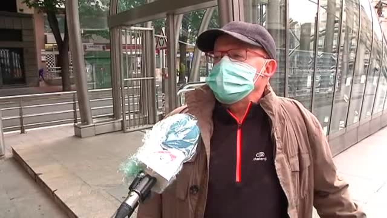 Los usuarios del transporte público se quedan sin mascarillas