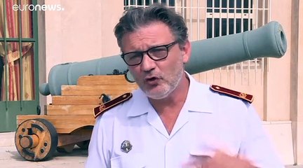 La contamination des marins du Charles de Gaulle suscite la colère