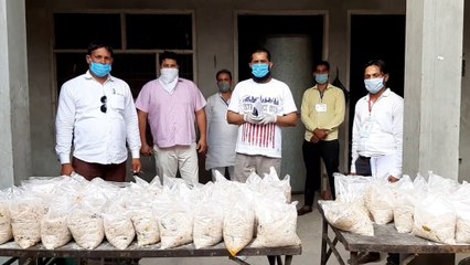 कांधला पालिका अध्यक्ष ने किया 50 परिवारों को किया गया खाना वितरण