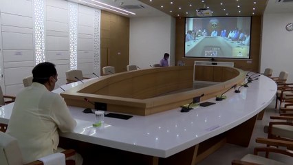 SURAT MEETING ON RISING CORONAVIRUS CASES USING VIDEO CONFERENCE BY VIJAY RUPANI IN GANDHINAGAR DURING LOCKDOWN