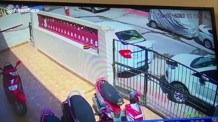 Women allegedly throw bags of spit at houses during coronavirus outbreak in India