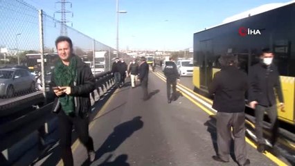 Avcılar'da iki metrobüs kafa kafaya çarpıştı