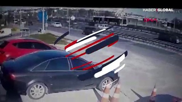 Avcılar'daki metrobüs kazası kamerada