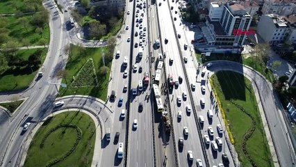 AVCILAR'DA METROBÜS KAZASI HAVADAN GÖRÜNTÜLENDİ 2
