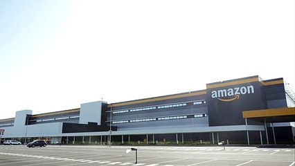 Amazon suspende atividades na França