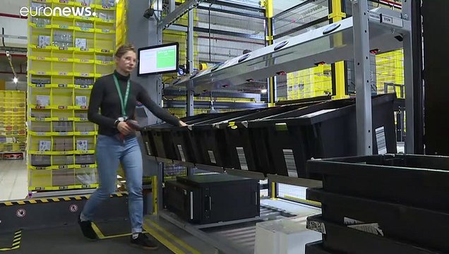 Amazon закрывает центры во Франции