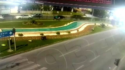 4 aracın karıştığı trafik kazası MOBESE kamerasına yansıdı