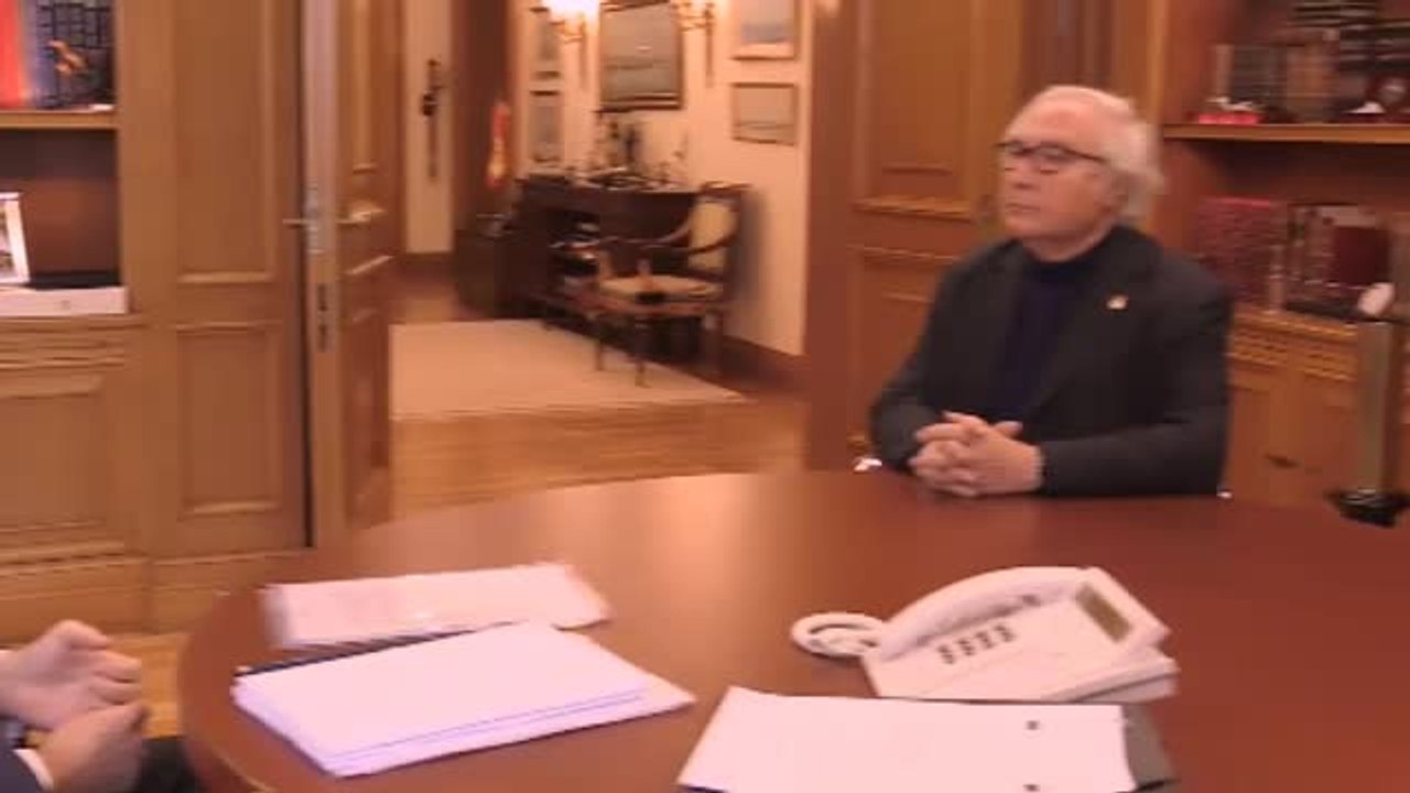 Castells, primer ministro de Podemos con el que se ve el rey por el COVID-19