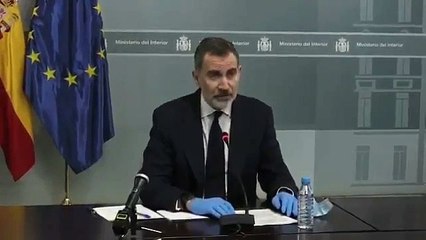 'Mamporro monárquico': El Rey homenajea a los fallecidos por COVID-19, mientras el PSOE prohíbe el luto