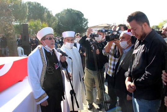 Şehit Fatih Durhan'ın cenaze namazını kıldıran imam babadan ders gibi sözler
