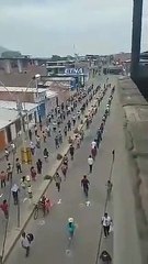 Um exemplo de civismo e paciência na hora de sair de casa e ir às compras