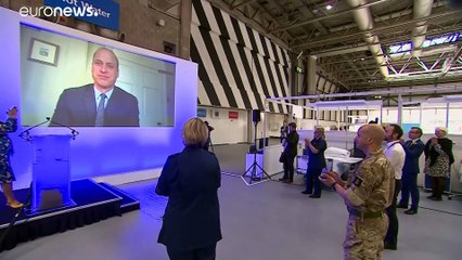 Mit Abstand: Prinz William eröffnet Feldlazarett