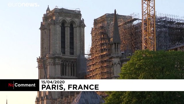 Колокол Нотр-Дама зазвонил в честь медиков