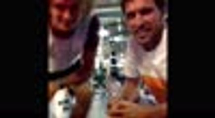 Alex and Mischa Zverev drop in on Bayern cyber-training