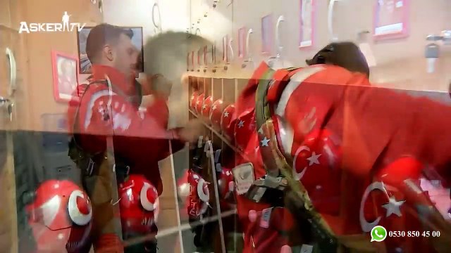 Türk Yıldızları Anıtkabir Saygı Uçuşu