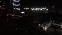 Pendik'te hafif ticari araçla otomobilin çarpıştığı kazada 5 kişi yaralandı