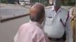 ವಿದ್ಯಾವಂತರೇ ಹೀಗೆ ಮಾಡಿದ್ರೆ ಪೊಲೀಸರು ಏನು ಮಾಡಬೇಕು | Misbehaving with cop | Oneindia Kannada