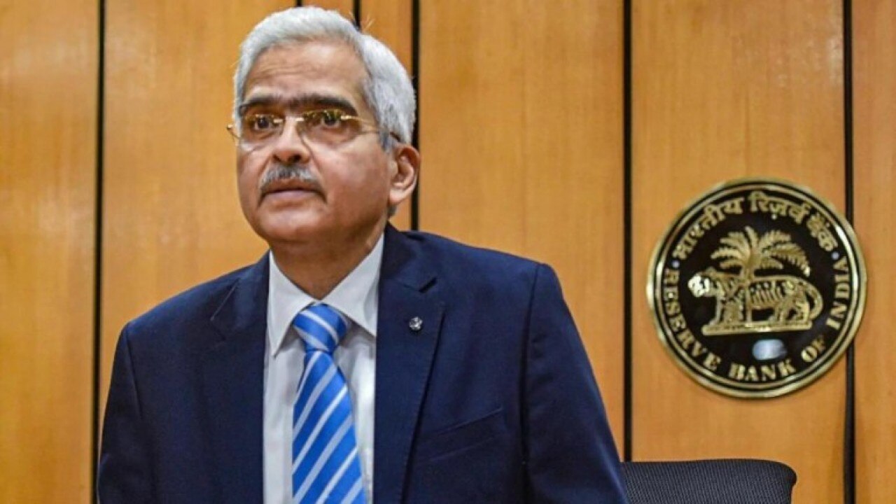 RBI Governor Shaktikanta Das announces cut in r...