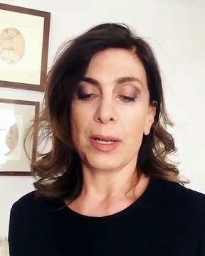 Άγριες μέλισσες: Μ. Παρασκευή με τη «Μυρσίνη» να απαγγέλλει Τάσο Λειβαδίτη!