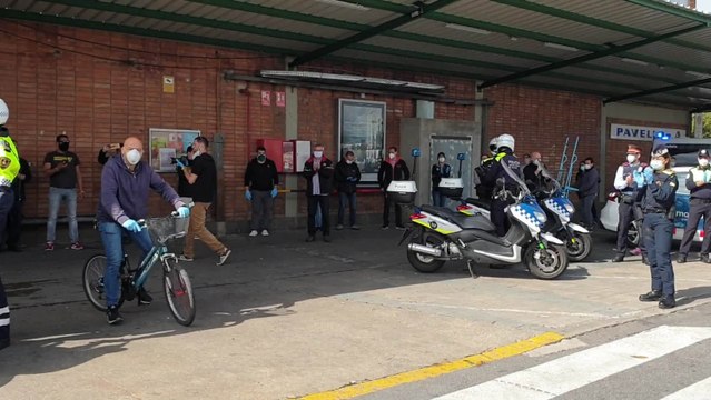Los Mossos y la Guardia Urbana homenajean a trabajadores de Mercabarna