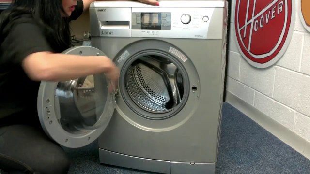 Leurs chaussettes et sous-vêtements disparaissent, ce qu'ils découvrent est incroyable