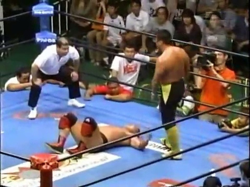 2003-9-6 Toshiaki Kawada vs Shinjiro Otani