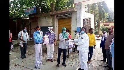 अयोध्या: बीकापुर नगर पंचायत कार्यालय पर बनाई गई रसोई