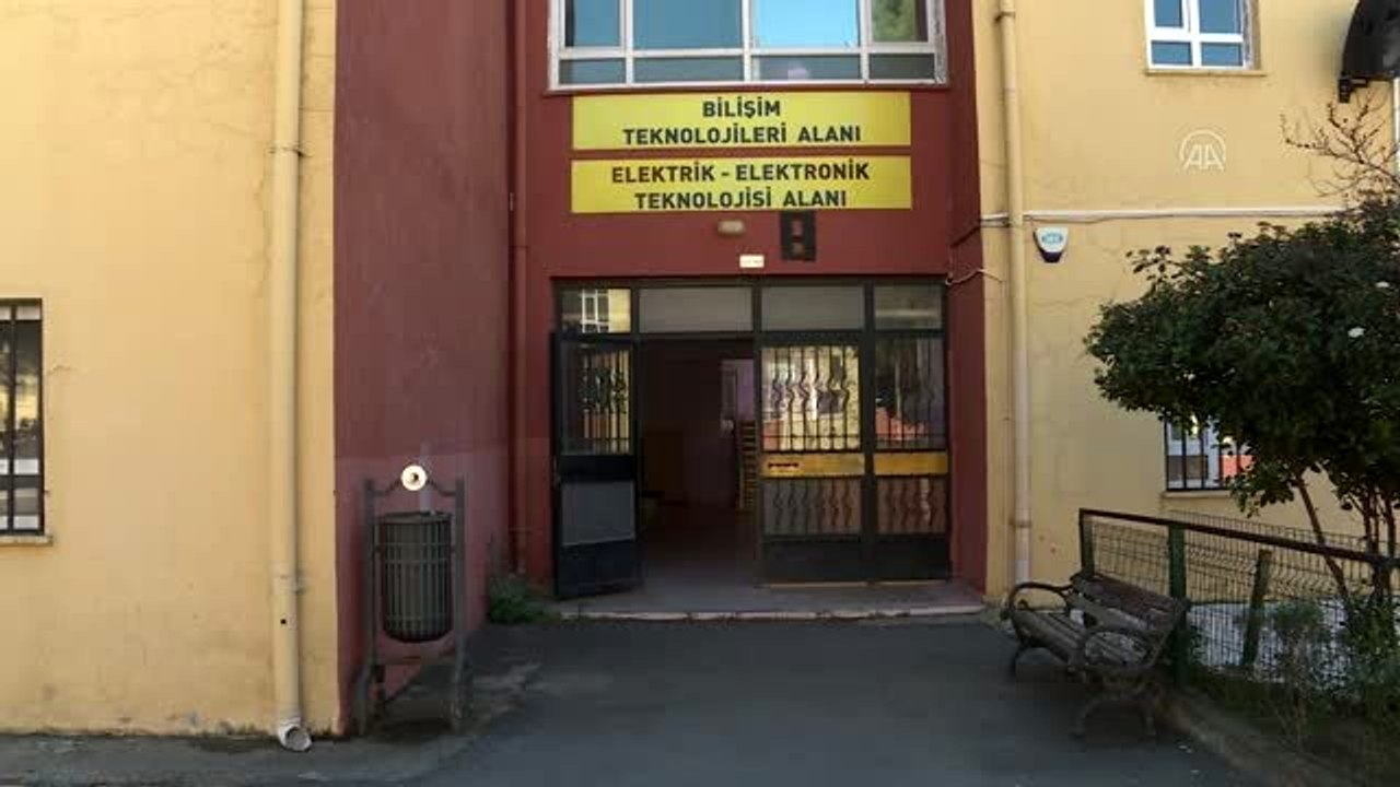 İstanbul'da meslek lisesinde üretilen uzaktan kontrollü solunum cihazı tanıtıldı